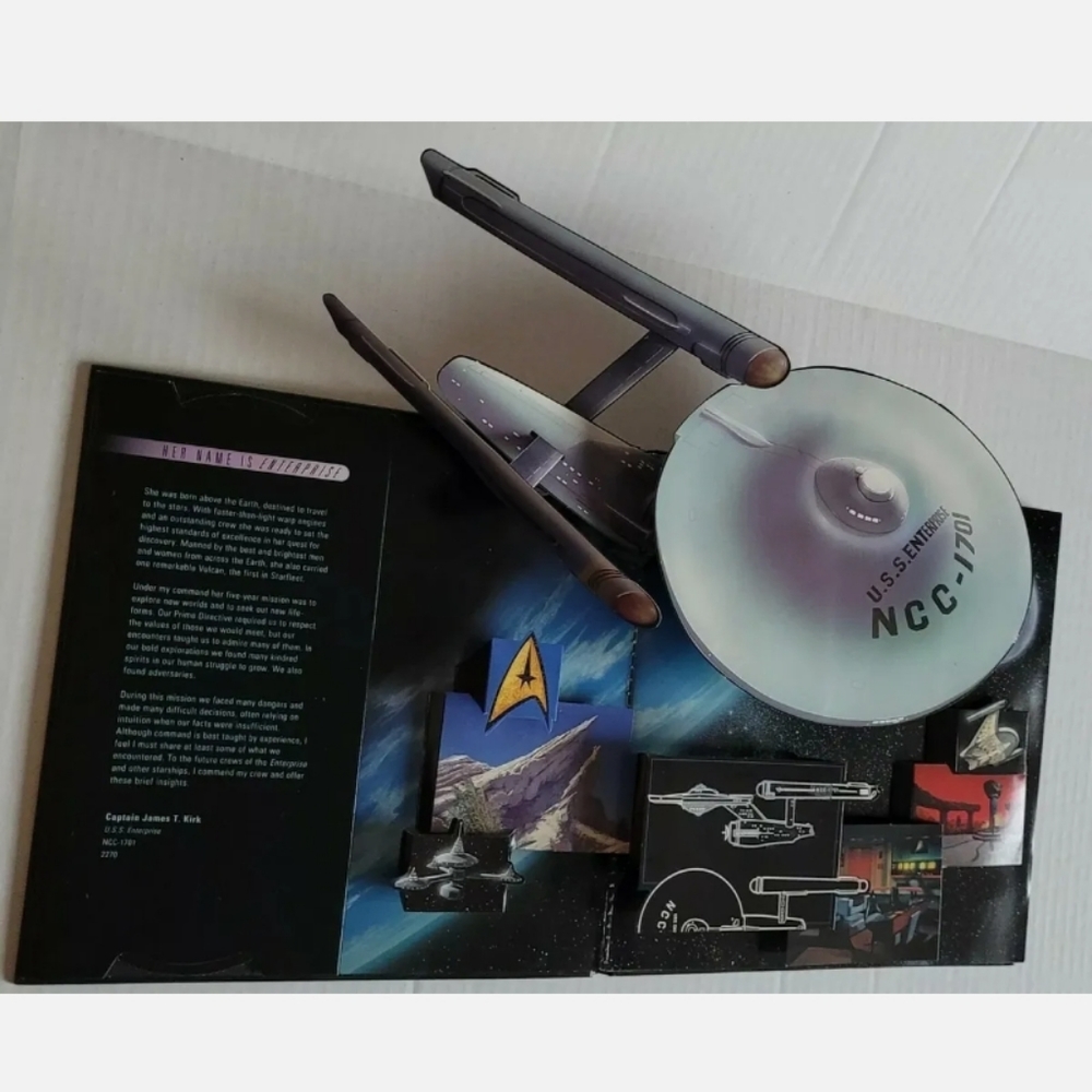 These Are The Voyages: A Three Dimensional Star Trek Album 3D Pop-Up Book